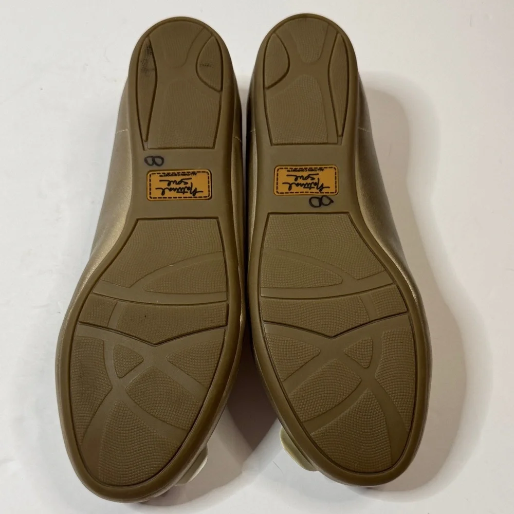 Natural Soul Gold Women's Flats with Floral Accent 9.5 NWOT
